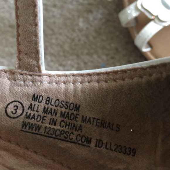 Miss Dynasty’s Girl’s Zip-Heel Sandals - Picture 4 of 6